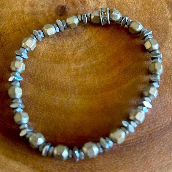 CHAVEZ Sterling Silver Beaded Stretch Bracelet. - Picture 2 of 2